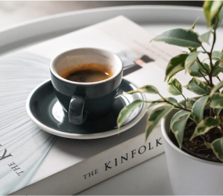 本とコーヒーと植物